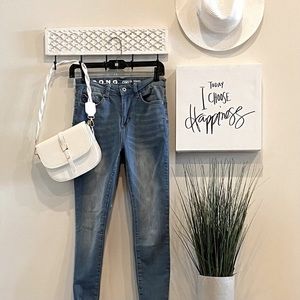 Distressed Stretchy High Rise Skinny Jeans | Size 28